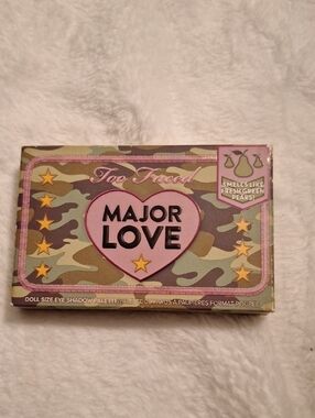 Too Faced Major Love Eyeshadow Palette - Pink & Green Camo